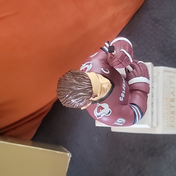 Joe Sakic Avalanche player #19 plague - Picture 7 of 10